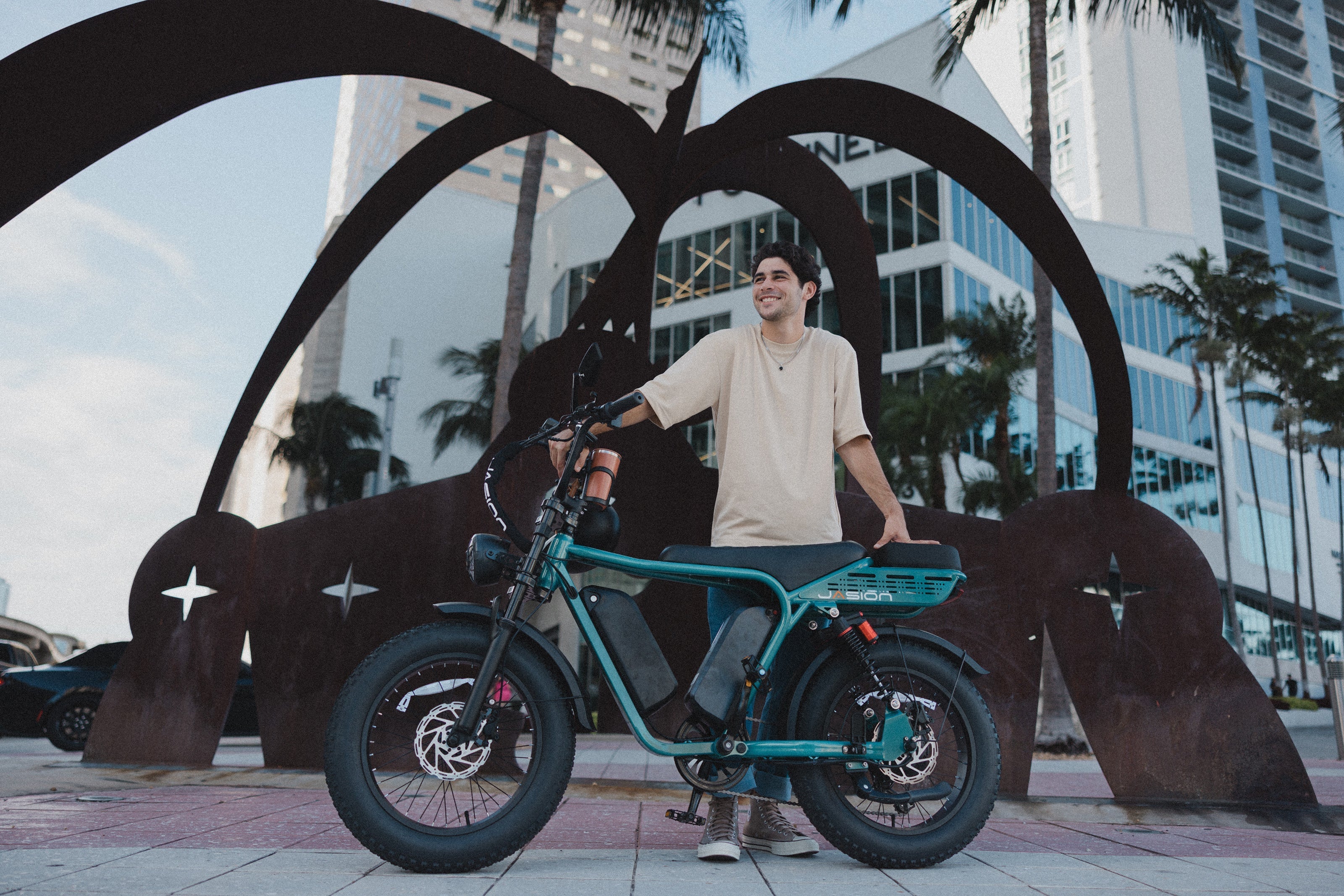 Dual Battery Electric Bikes - Retrovolt Max
