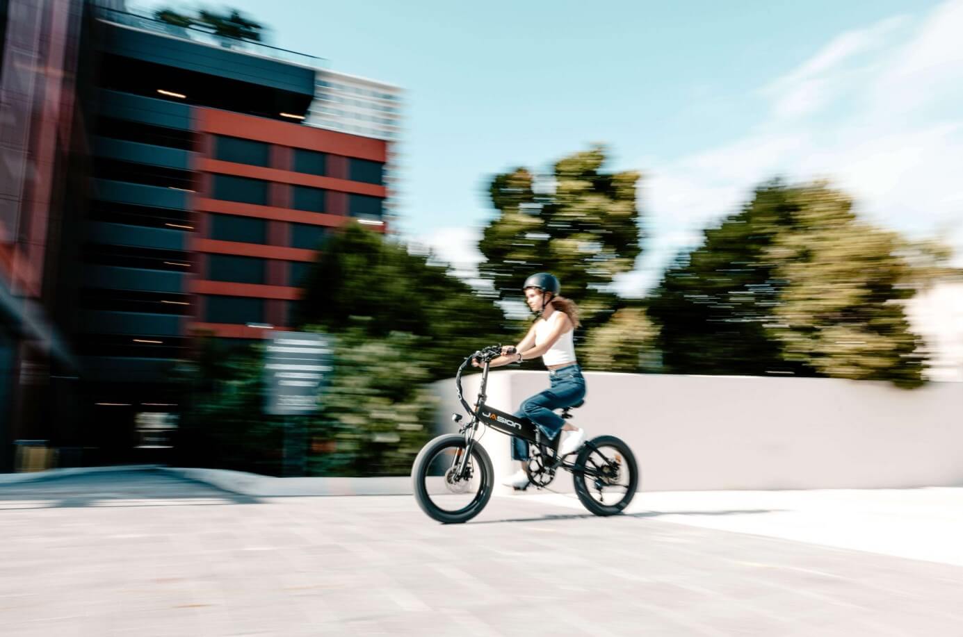 Electric Bikes: Transforming Commutes into Health-Boosting Activities